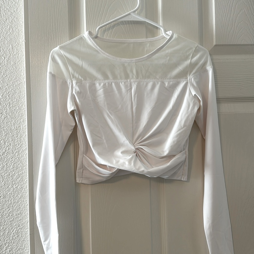 BuffBunny Collection White Long Sleeve Crop Top Sz Small